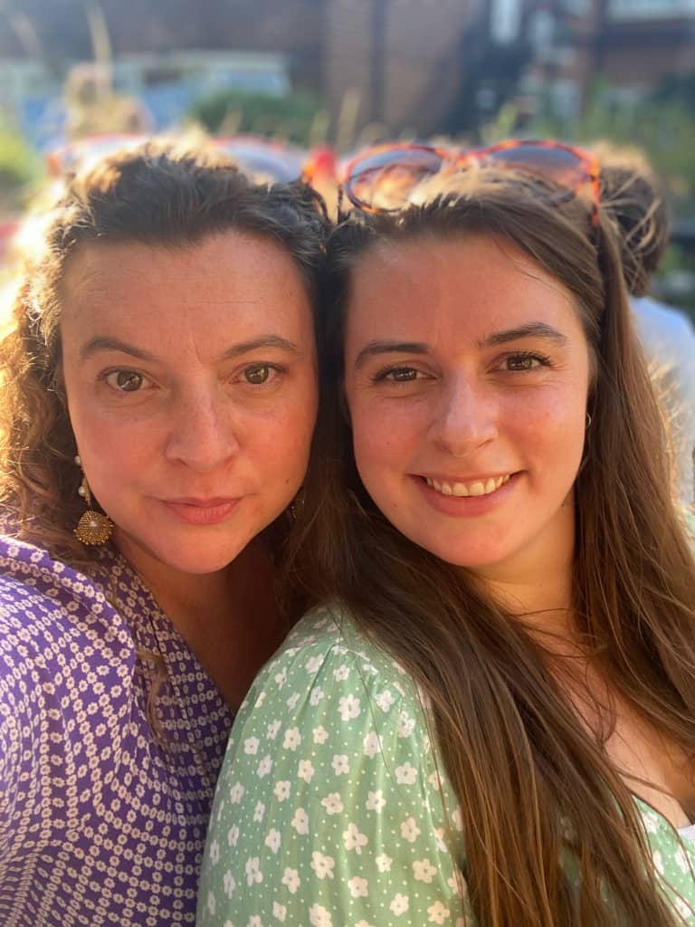 Bella and Guillermina, co-founders of SIISTERCODE